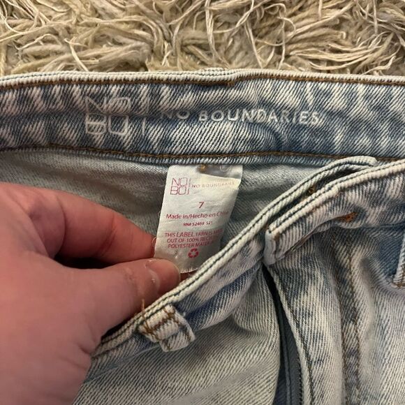 No Boundaries jeans size 7 - Picture 2 of 3